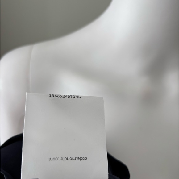 Moncler Jacket Crop Zirconite Hooded Jacket Navy Windbreaker Sz 5 100% Authentic - Picture 15 of 16